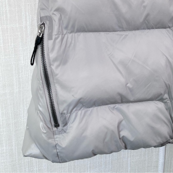 New Balance Light Grey 247 Sport Thermal Vest Size M - Picture 4 of 10